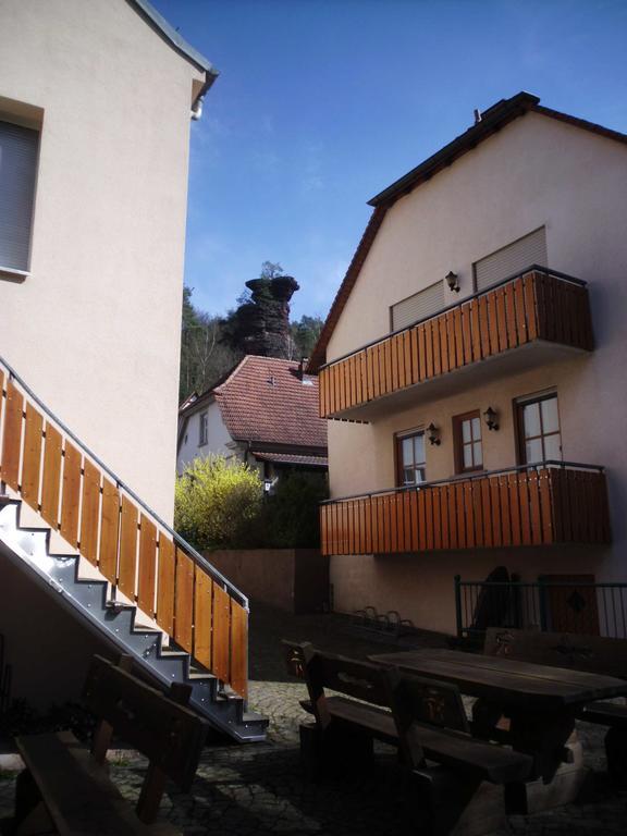 Pension - Gaestehaus Zum Pfaelzerwald Hinterweidenthal Exterior photo