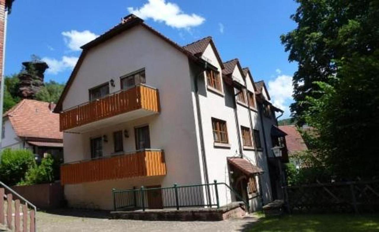 Pension - Gaestehaus Zum Pfaelzerwald Hinterweidenthal Exterior photo