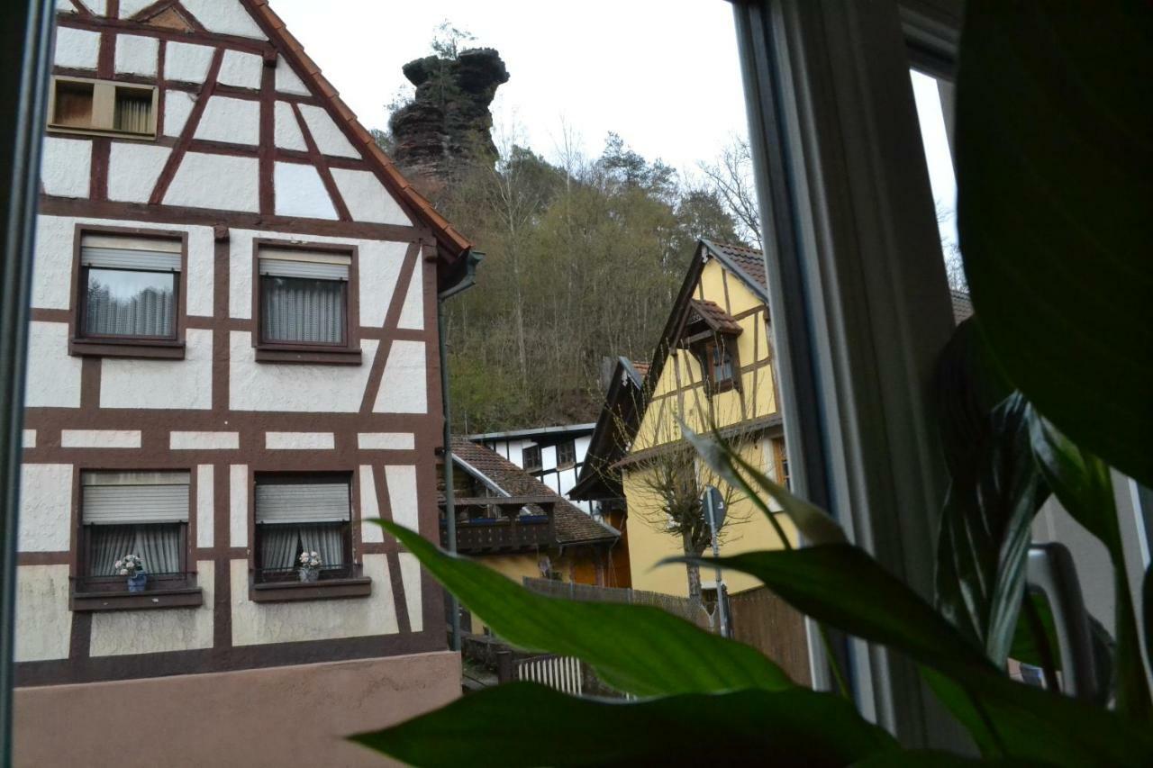 Pension - Gaestehaus Zum Pfaelzerwald Hinterweidenthal Exterior photo